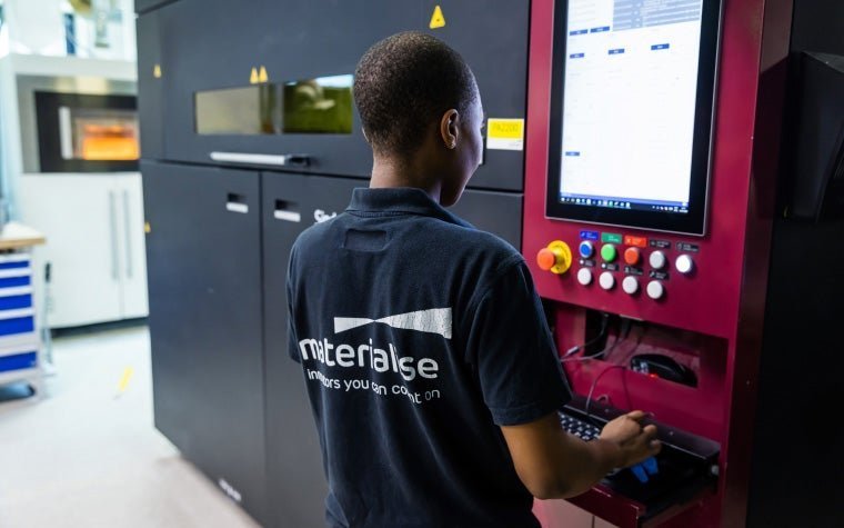 We3dprint additive manufacturing facility with industrial 3D printers